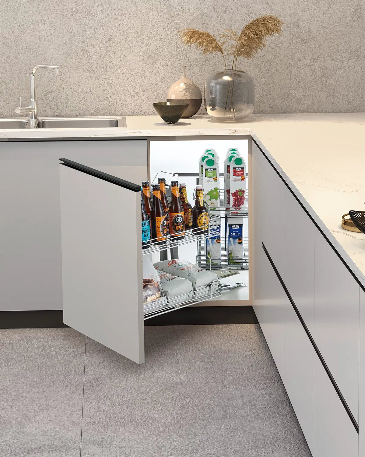 Cabinet corner pull basket